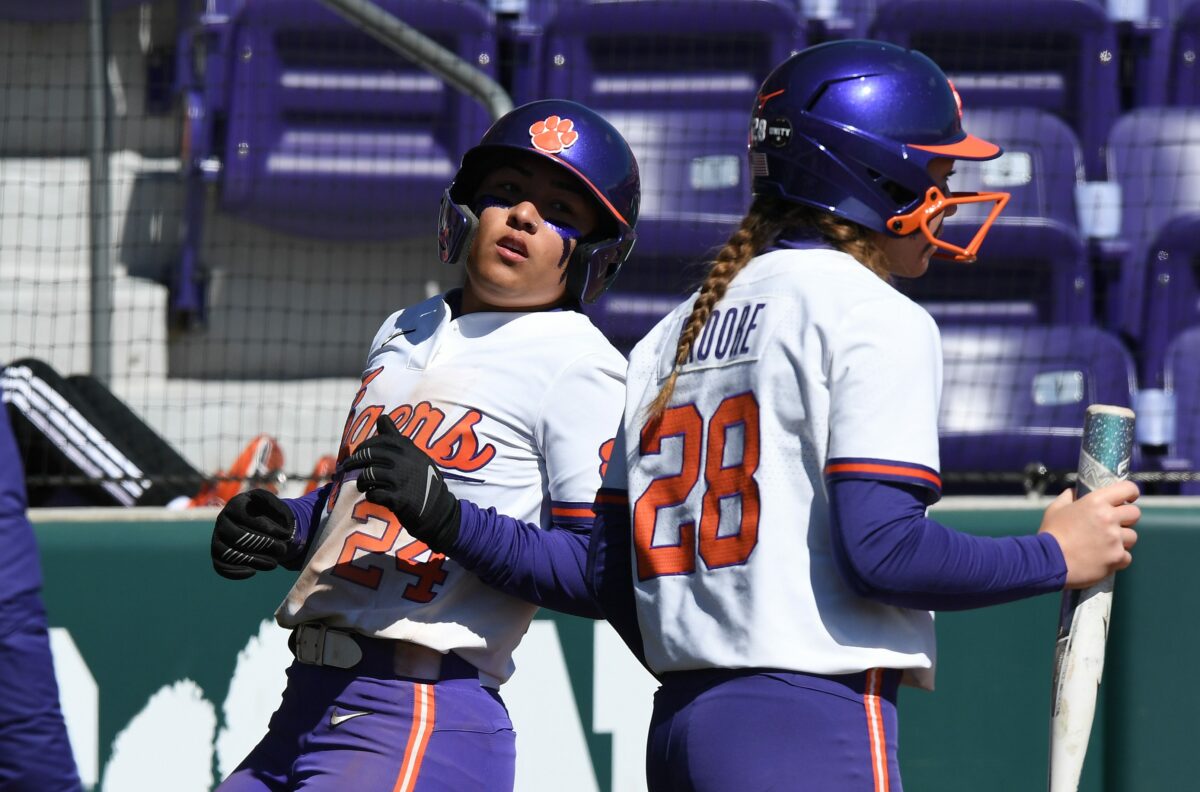 Clemson softball bounces back with midweek win