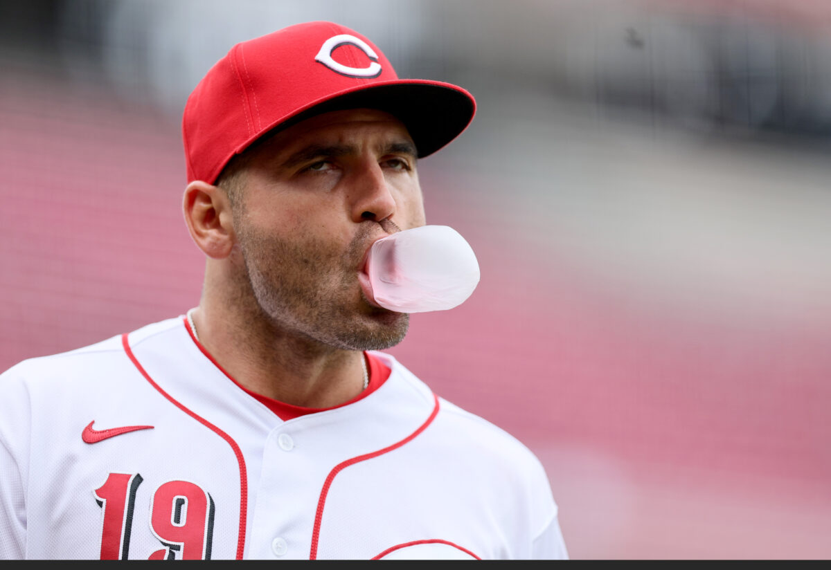 6 videos that prove Joey Votto is a must-follow on TikTok and Instagram