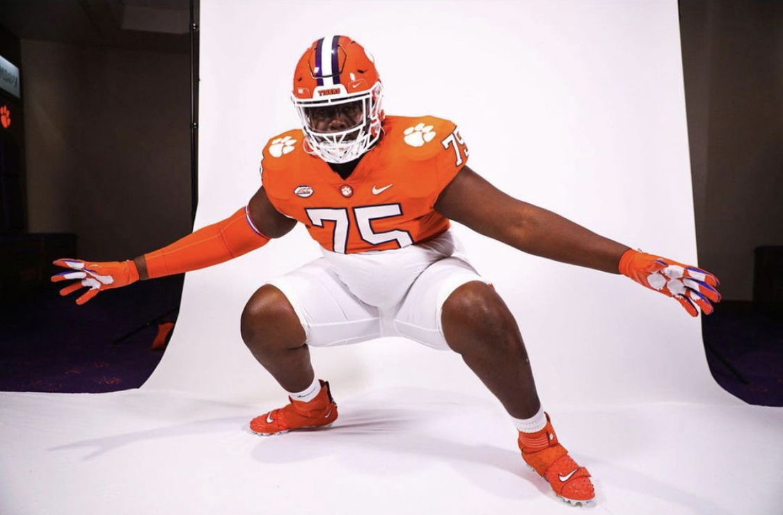 Clemson priority OL target locks in official visit