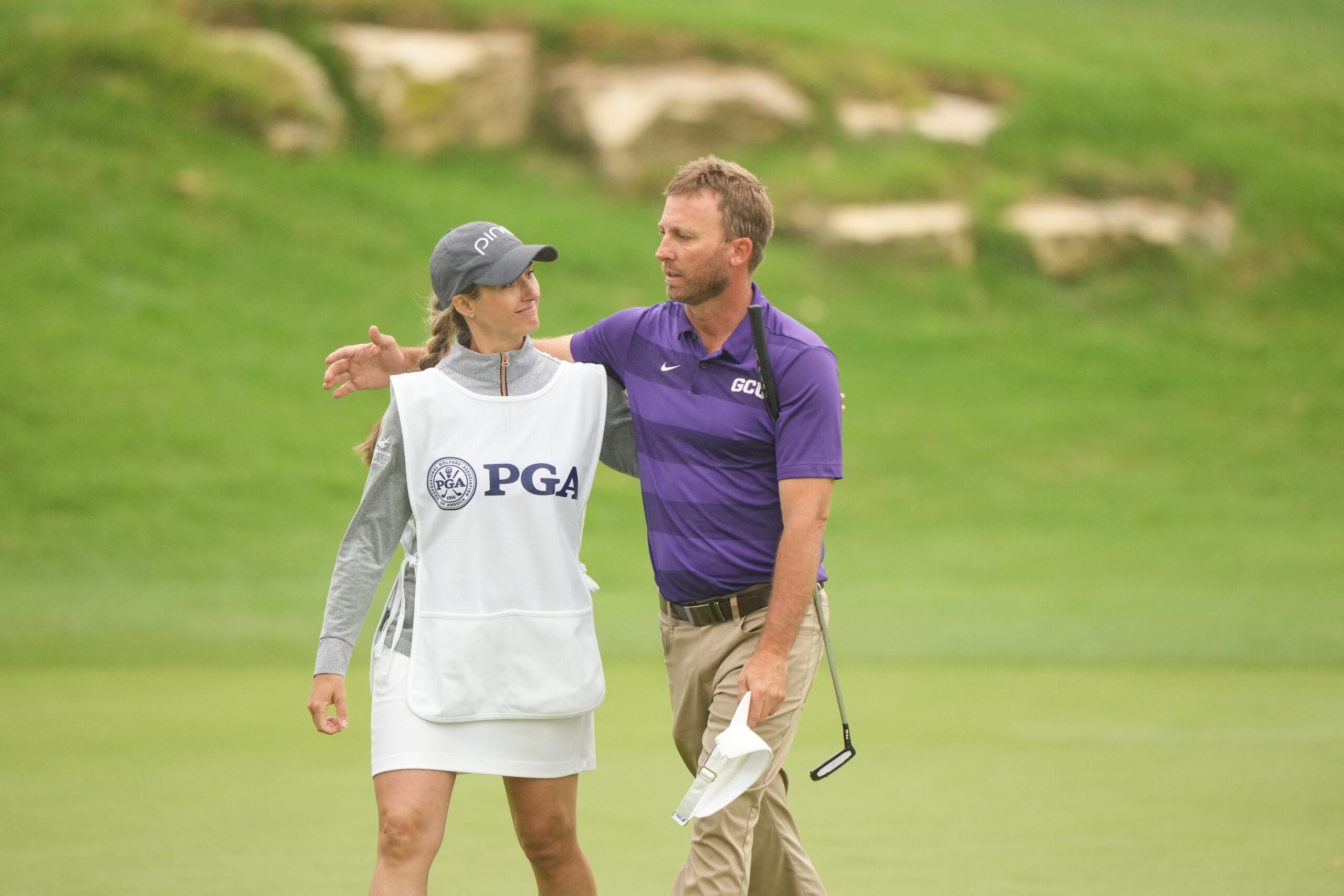 With wife as caddie, Jesse Mueller wins PGA Professional Championship, earns one of 20 PGA Championship berths