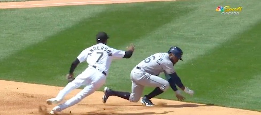 Tampa’s Randy Arozarena found an awesome way to avoid a tag and MLB fans loved it