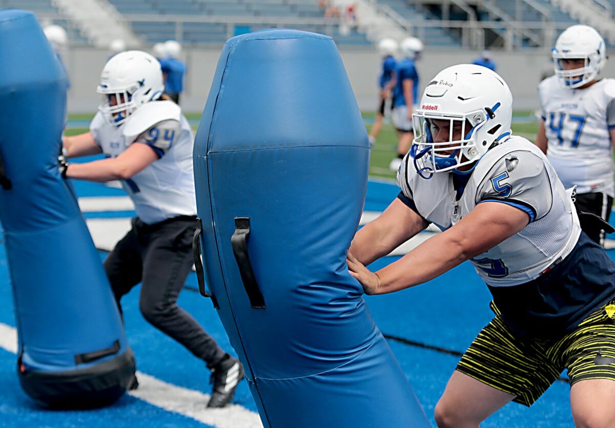 4-star offensive lineman ‘amazed’ by Napier’s offer during visit