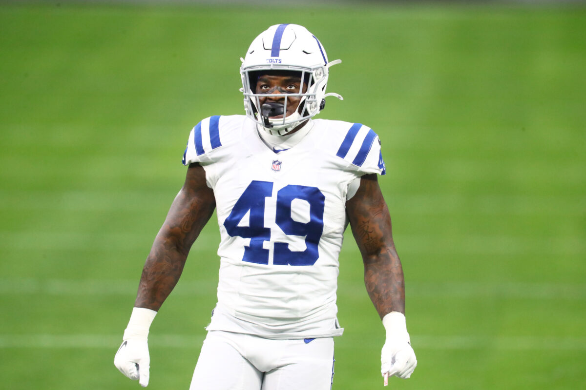 Colts free agent LB Matthew Adams signs with Bears