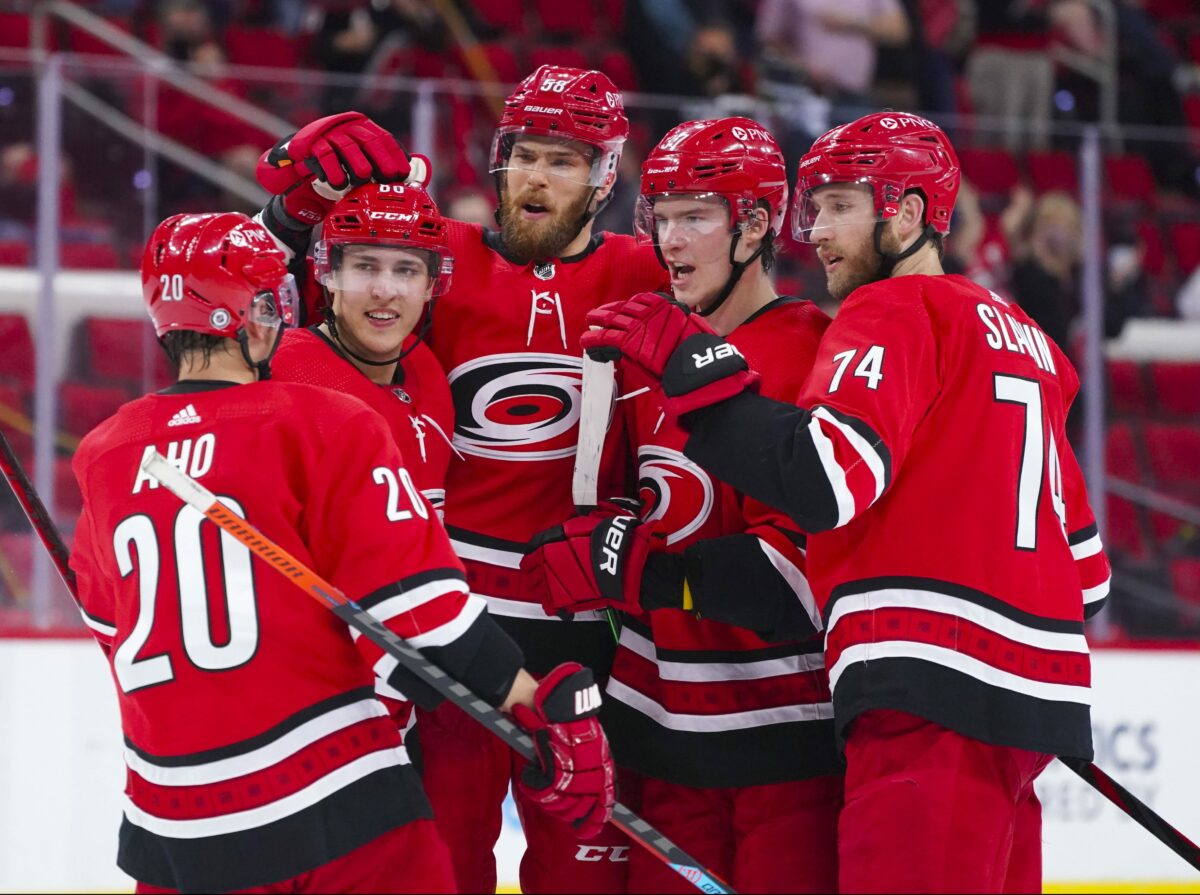 New Jersey Devils at Carolina Hurricanes odds, picks, and predictions