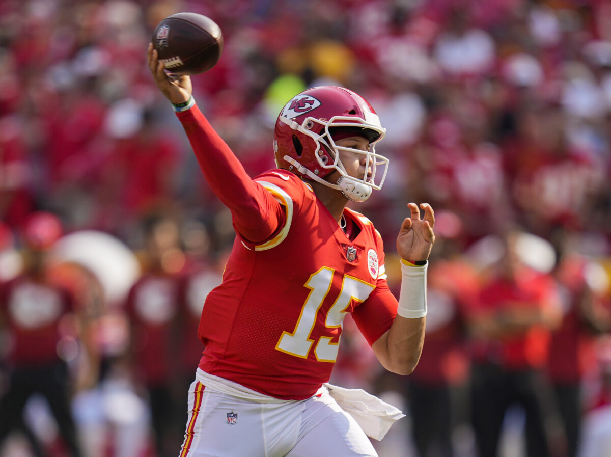 Chiefs QB Patrick Mahomes makes first comments on Tyreek Hill trade