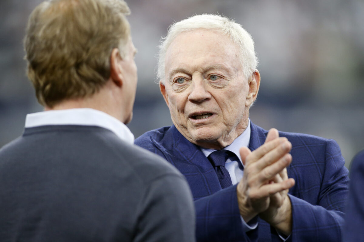Which way is up? Jerry Jones gives confused response when talking draft trades