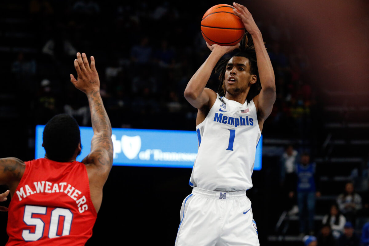 Former Michigan State basketball high profile commit Emoni Bates to transfer from Memphis