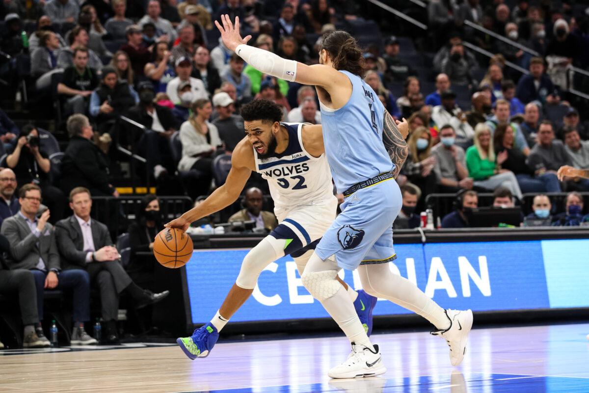 Minnesota Timberwolves at Memphis Grizzlies Game 1 odds, picks and predictions