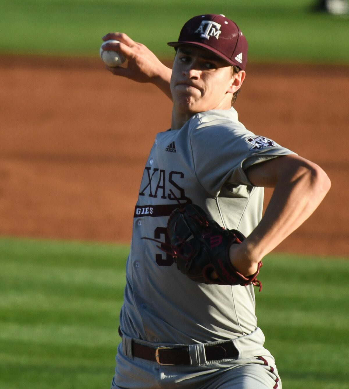 Dettmer strikes out the Dawgs: Aggies take series opener