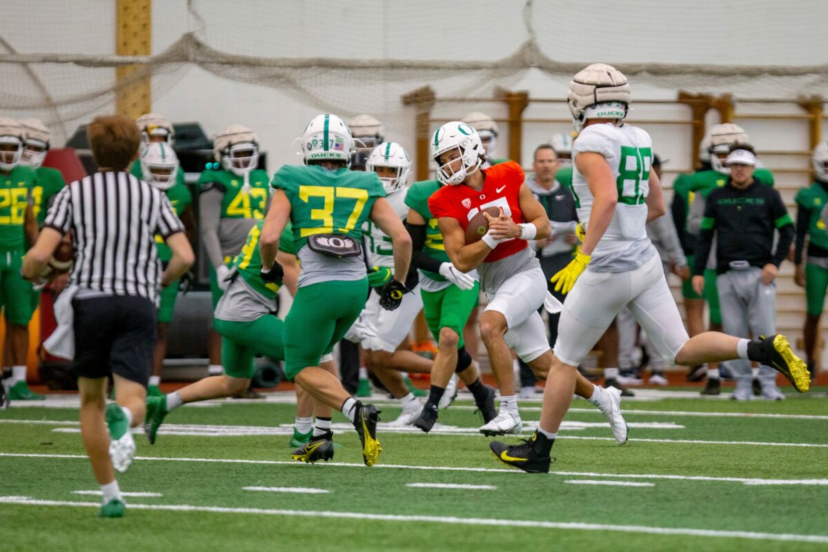 Springball Takeaways: New QB leads 11-on-11 drills while LB Justin Flowe inches closer to return