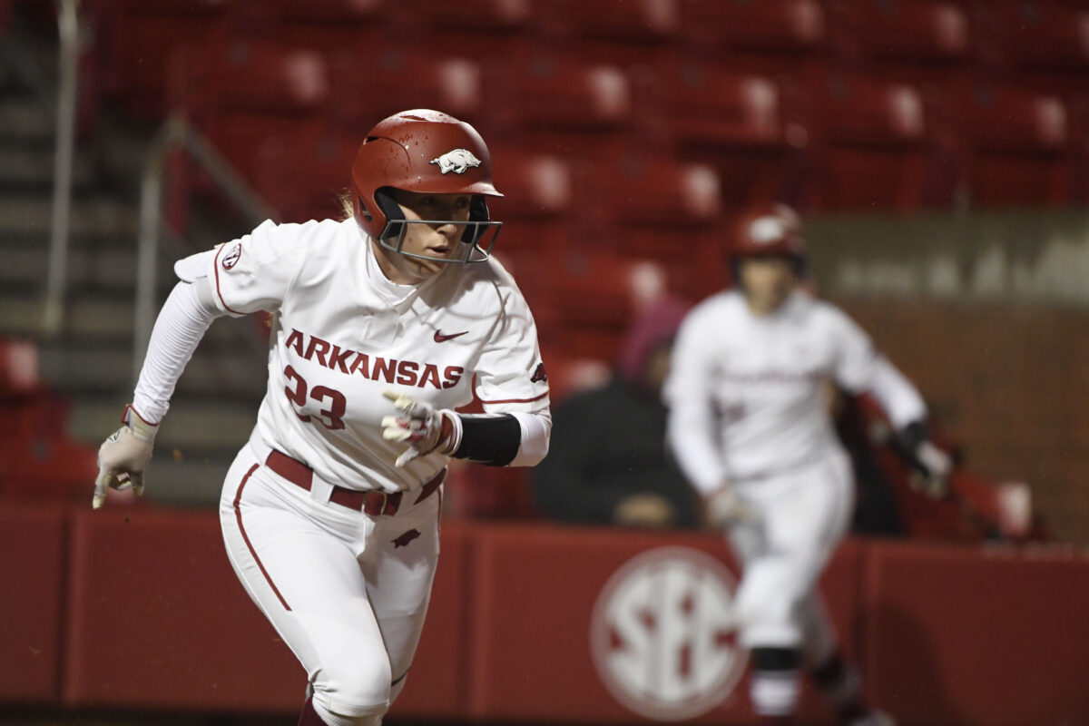 How did the series win over Kentucky affect Arkansas in the latest polls?