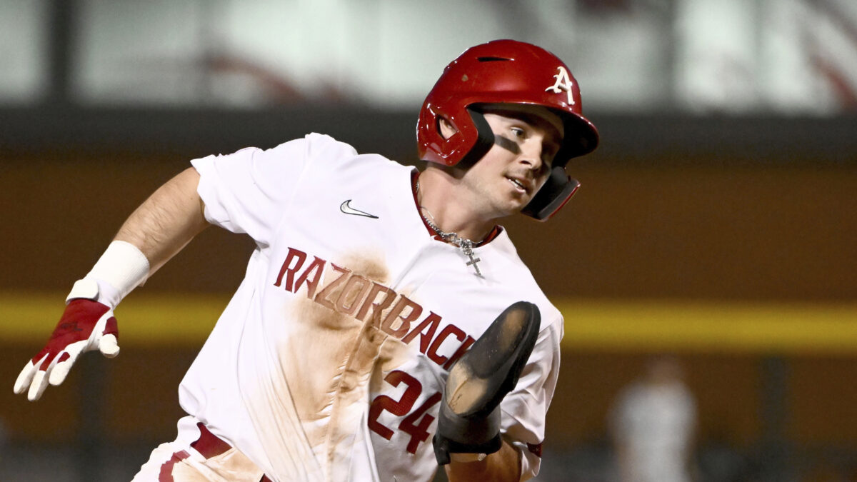 Diamond Hogs drop first game in Fayetteville against Ole Miss