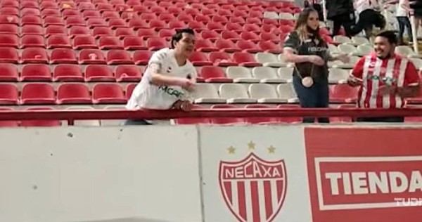 Un fan del Necaxa esparció las cenizas de su padre en el estadio Victoria