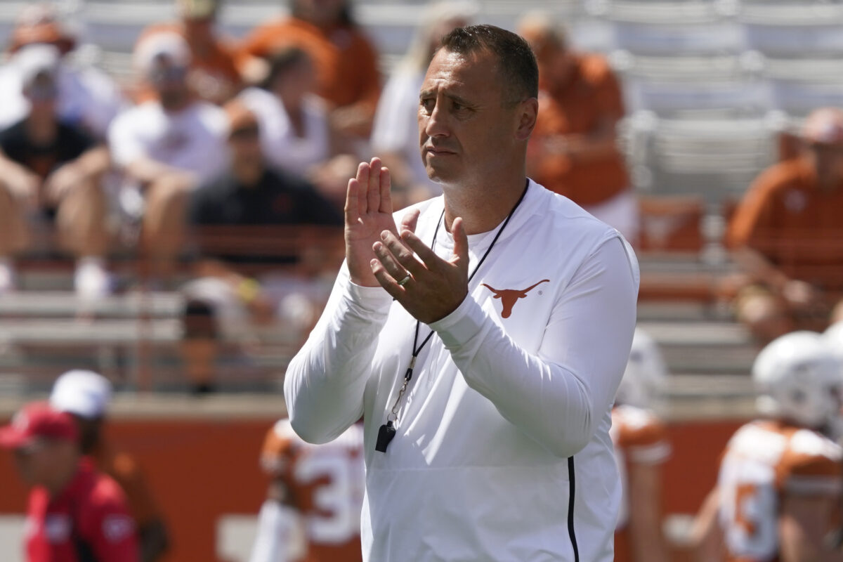 WATCH: Texas WR Casey Cain hauls in one-handed grab during spring practice