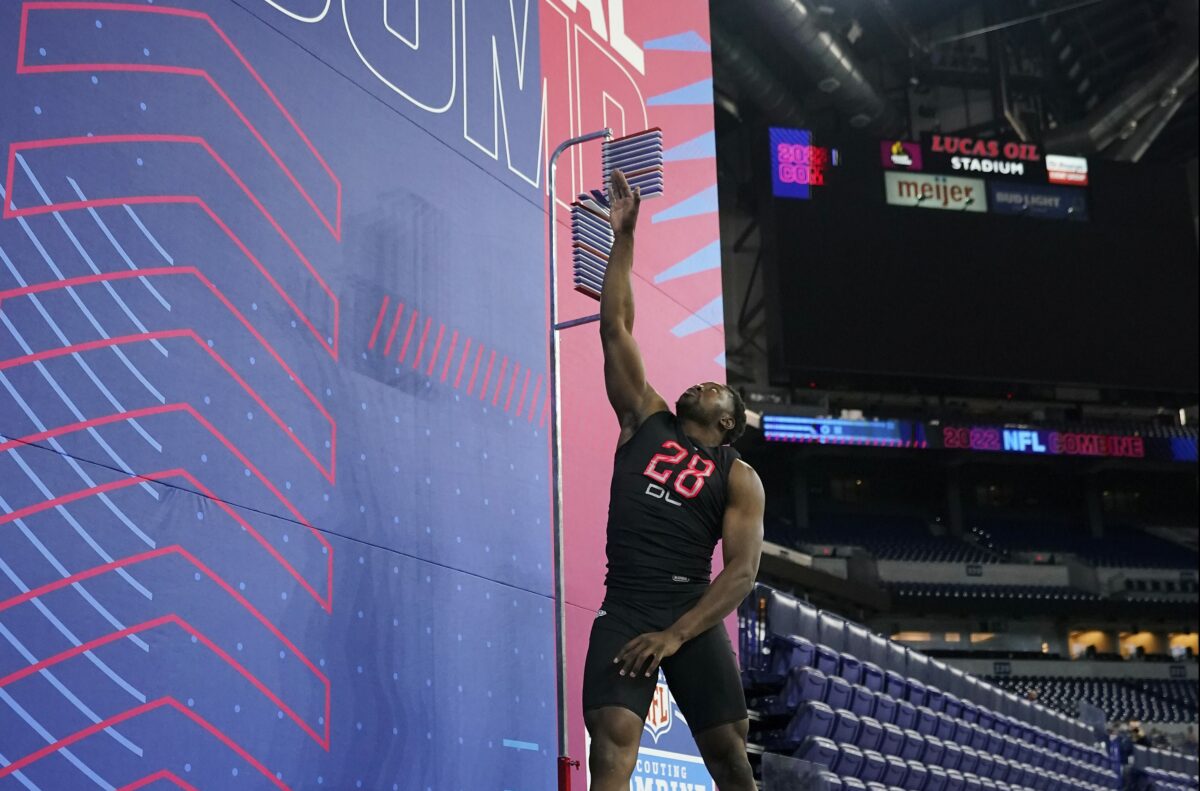 What is the Relative Athletic Score of each Falcons draft pick?