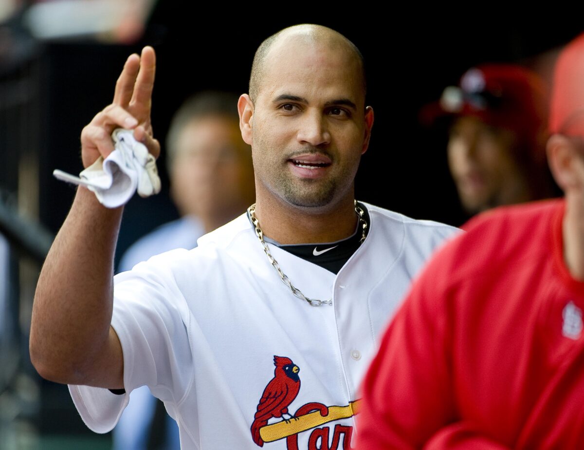Albert Pujols received an incredible Opening Day standing ovation in his first game back with the Cardinals