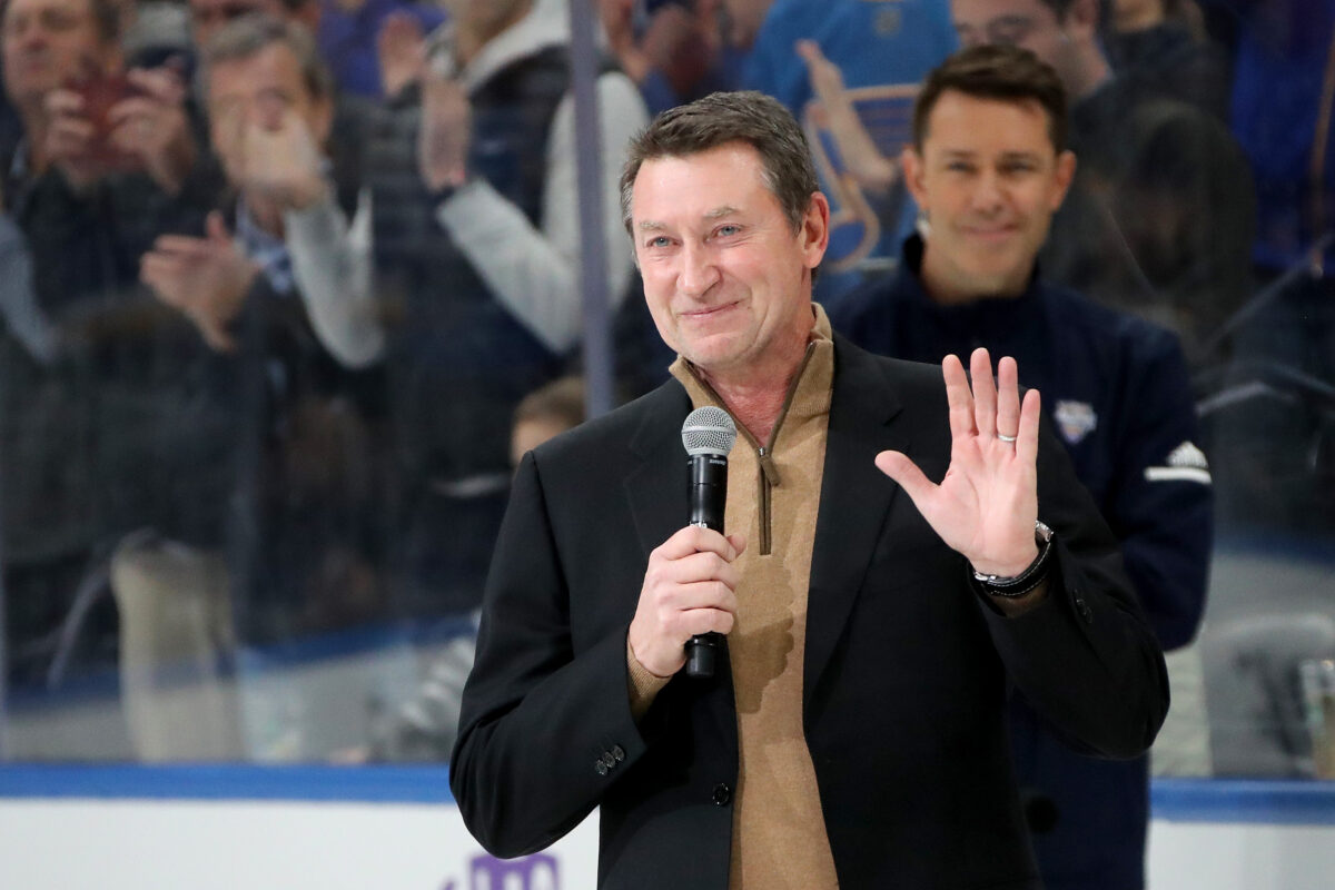 Wayne Gretzky hilariously recreated his famous hockey quote from The Office