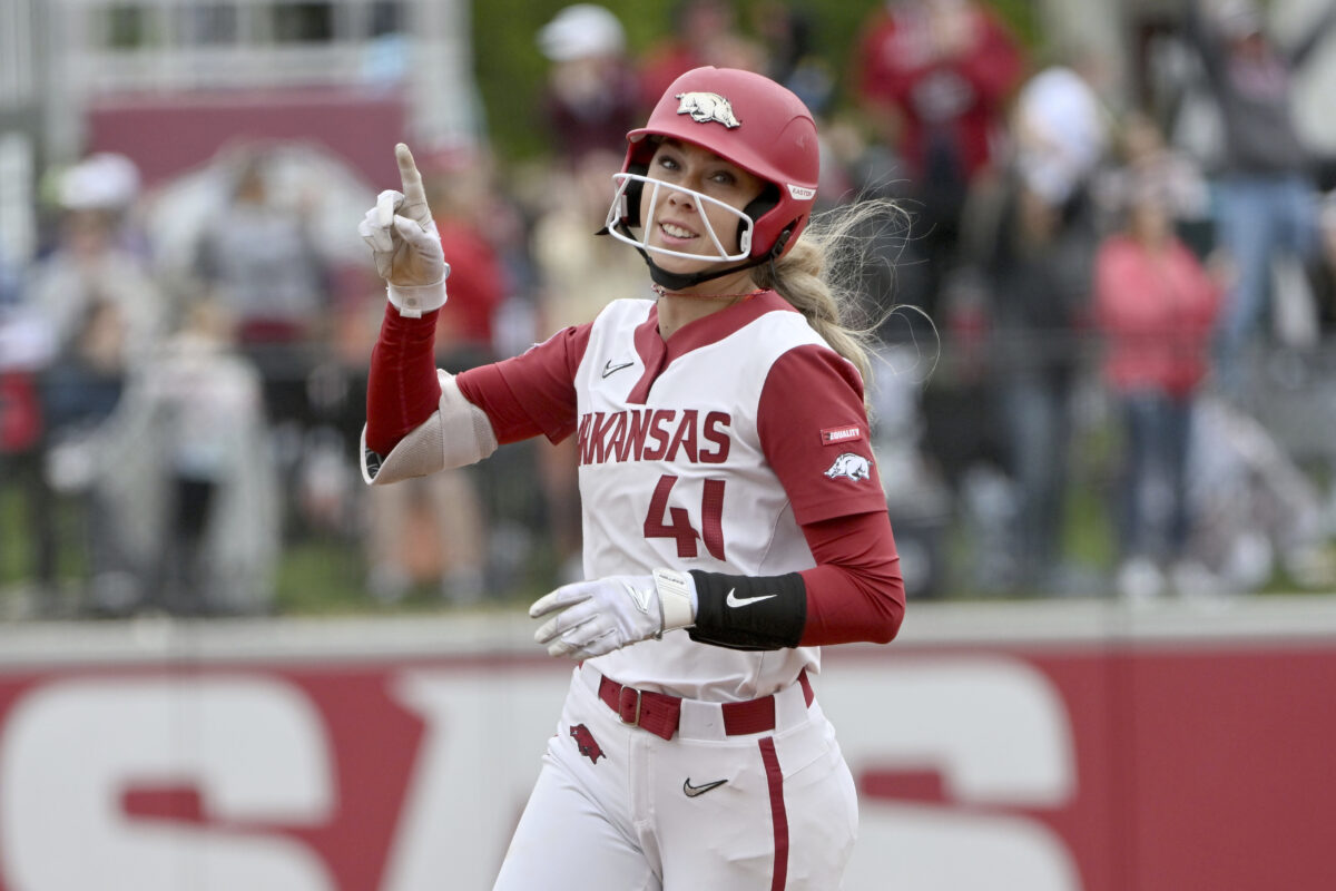 Arkansas drops game three of Supers to Texas, ends magical season