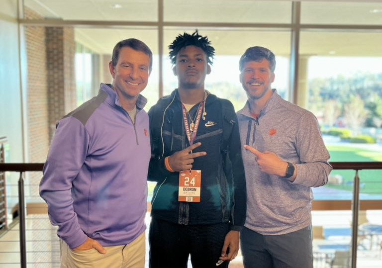 Highly touted wideout talks latest with recruitment, Clemson