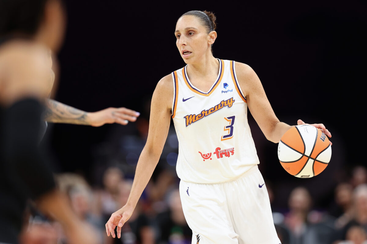 Diana Taurasi and Skylar Diggins-Smith had to be separated after a heated exchange on the Phoenix Mercury bench