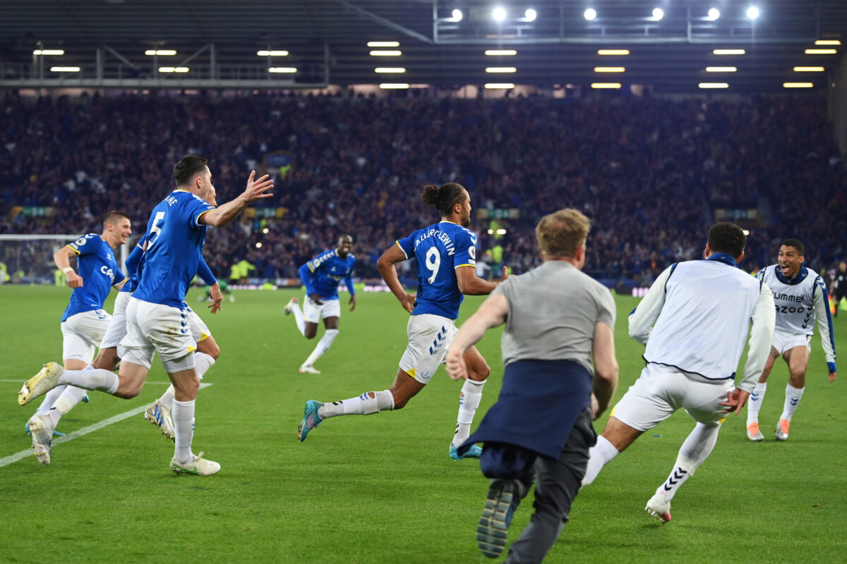 Everton saved itself with a dramatic comeback and mid-game pitch invasion