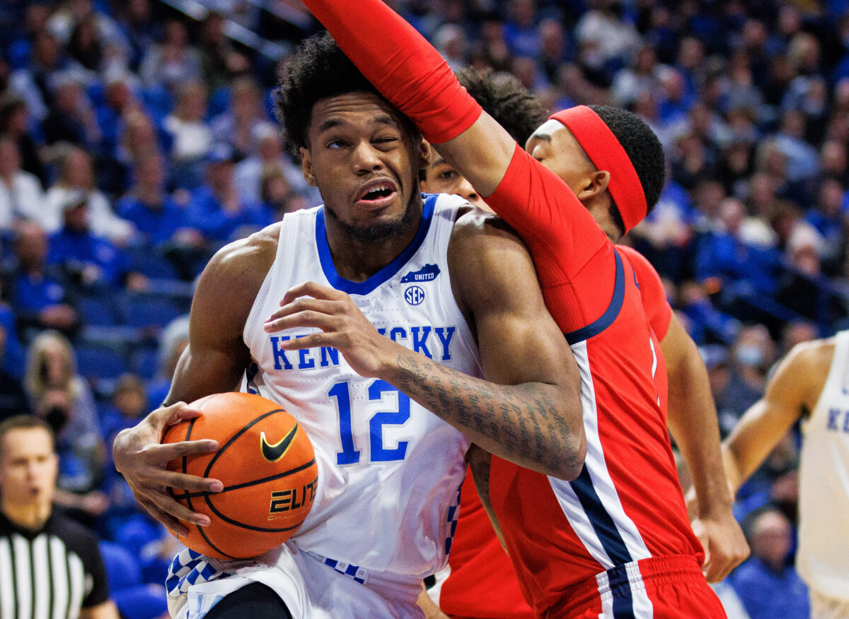 Gators in ‘regular contact’ with this transferring Kentucky forward