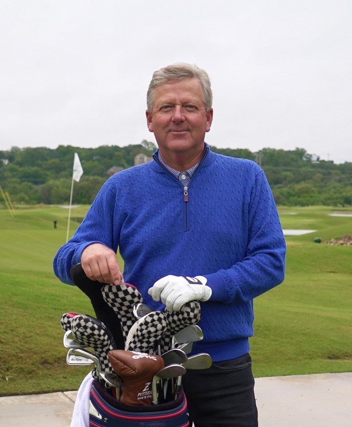 See how former PGA Championship winner Mark Brooks is ‘relaxing’ in retirement