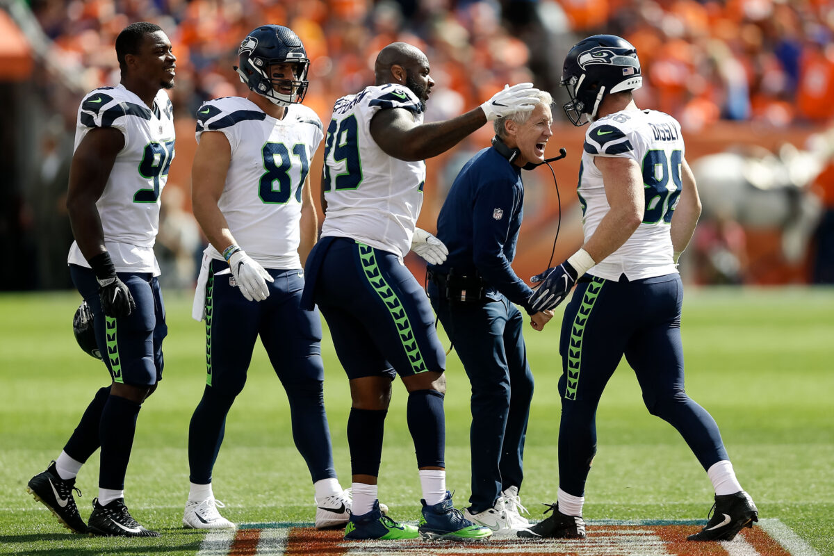 Seahawks prank players with fake 2022 schedule release