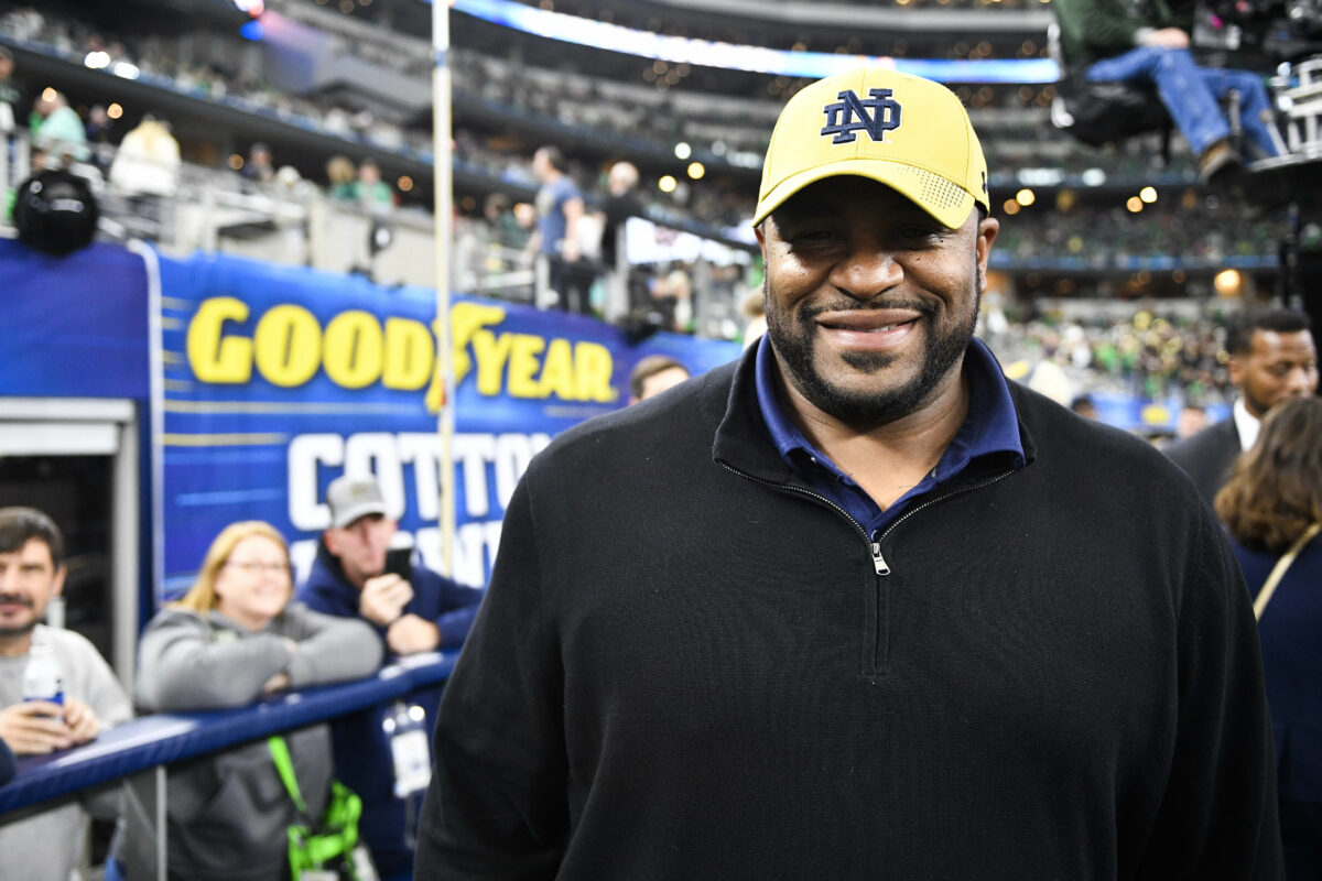 Jerome Bettis finishes degree from Mendoza School of Business