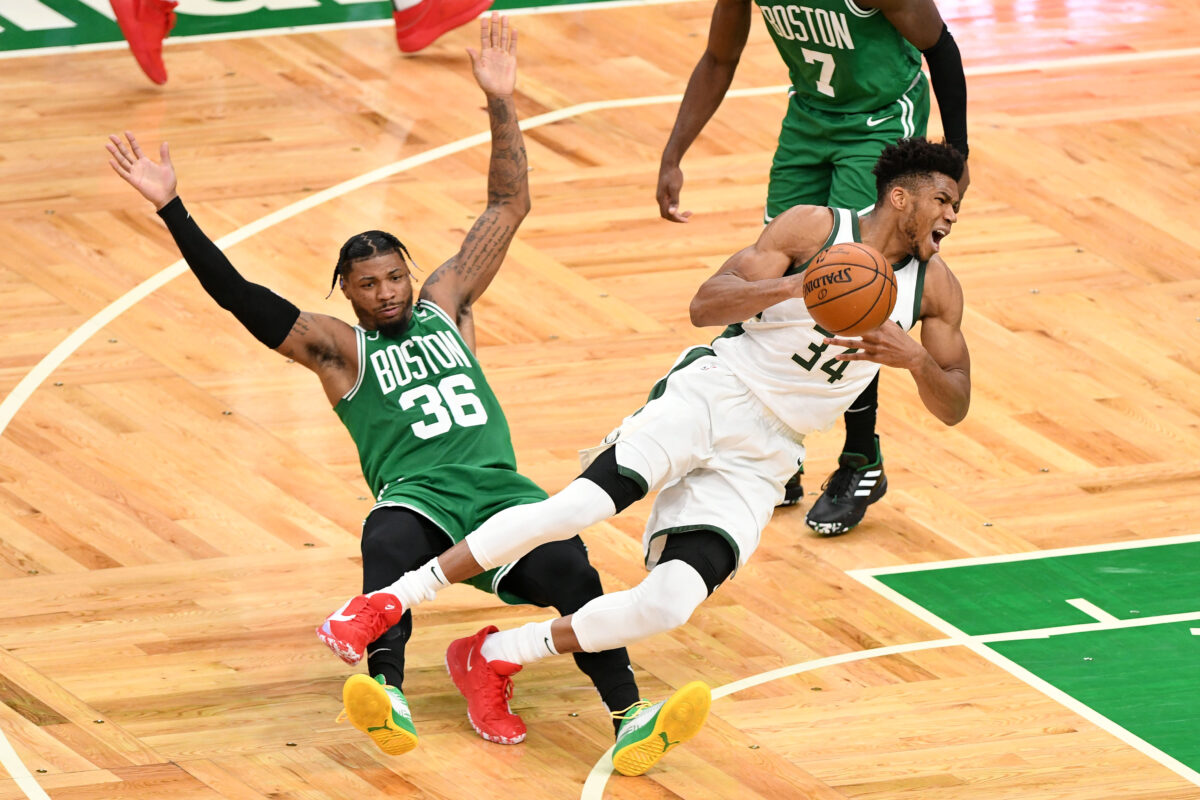 Eddie House reacts to Bucks’ Giannis Antetokounmpo rejecting Marcus Smart’s help up off the floor