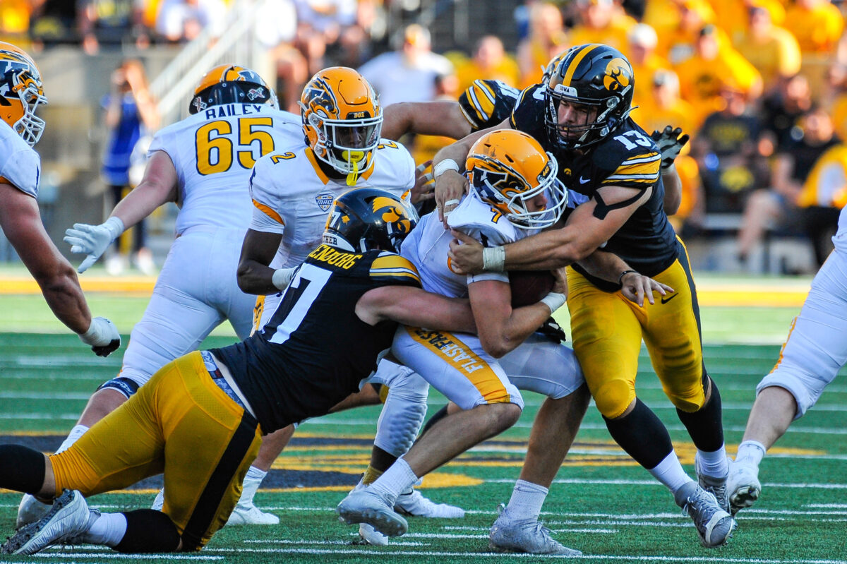Where did Iowa Hawkeyes sign with as undrafted free agents?