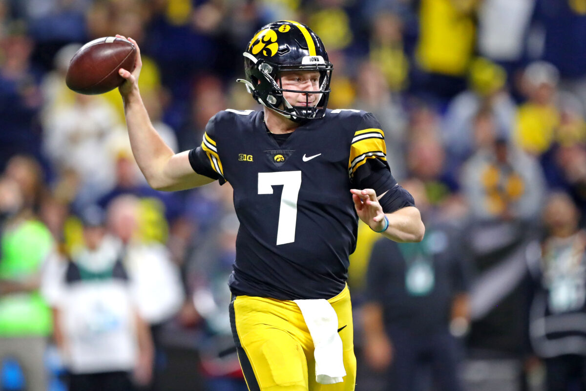 Can Spencer Petras and the Iowa Hawkeyes’ passing offense become passable in 2022?