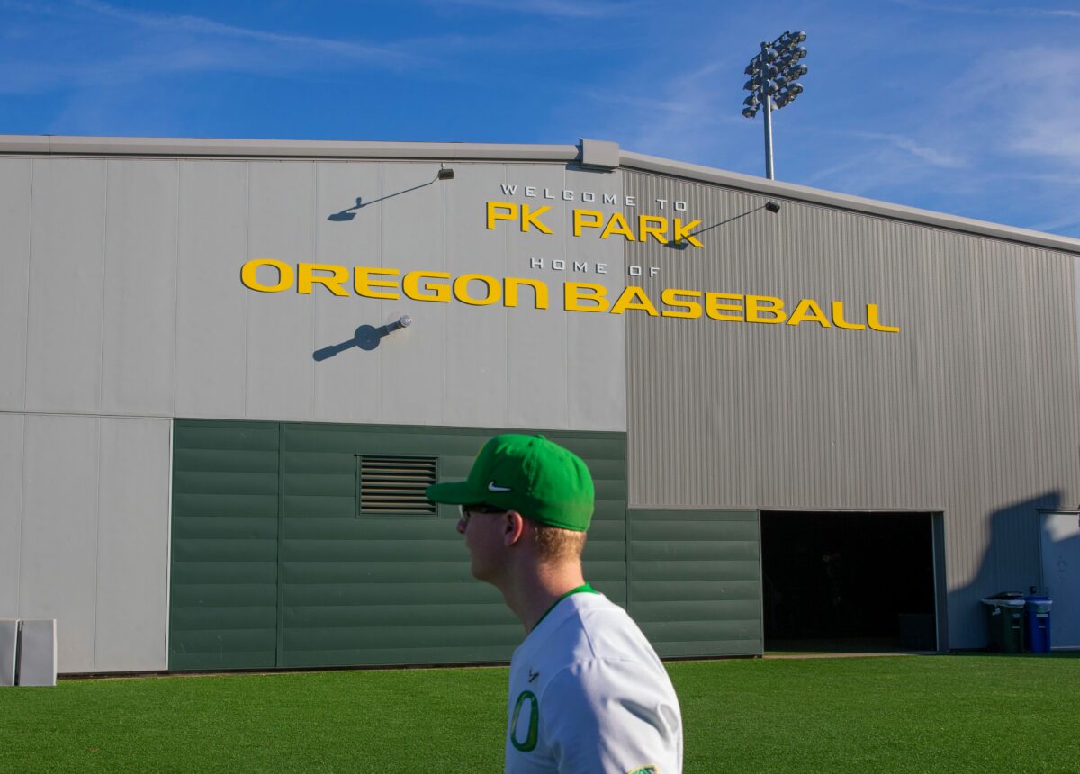 Duck baseball drops out of national polls after being swept in Corvallis