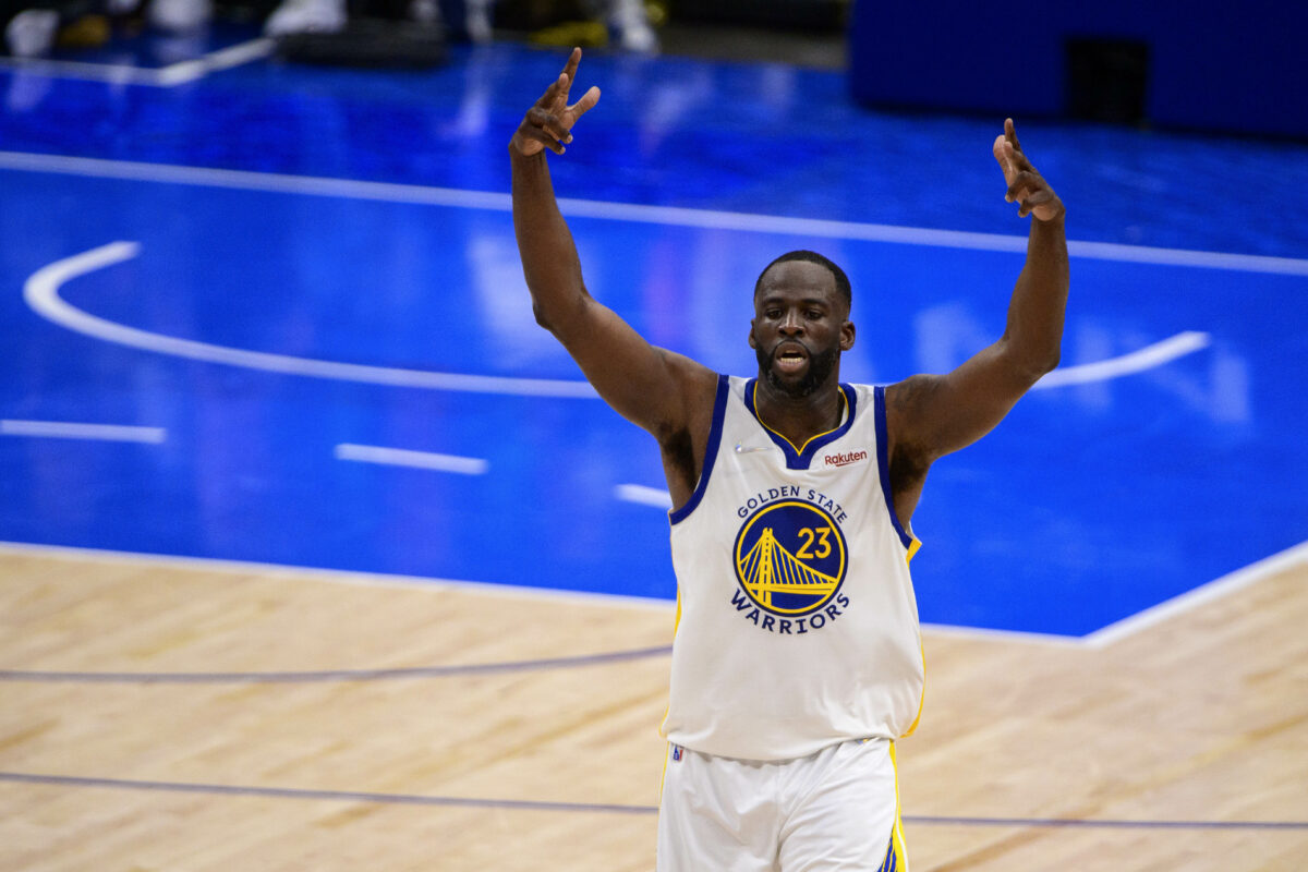 Draymond Green gifts game-worn jersey to 49ers WR Deebo Samuel after Game 3 vs. Mavs