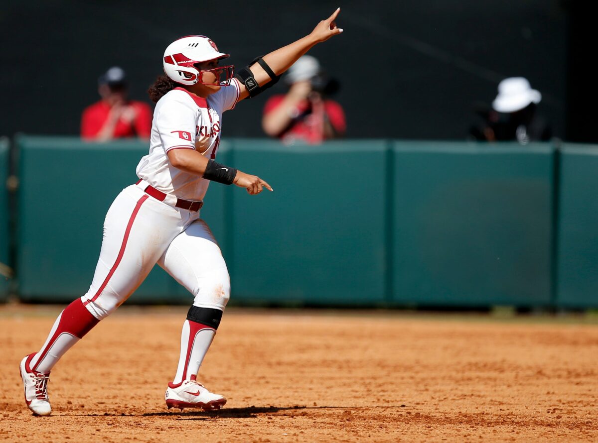 Oklahoma Sooners start super regional with dominating performance over UCF