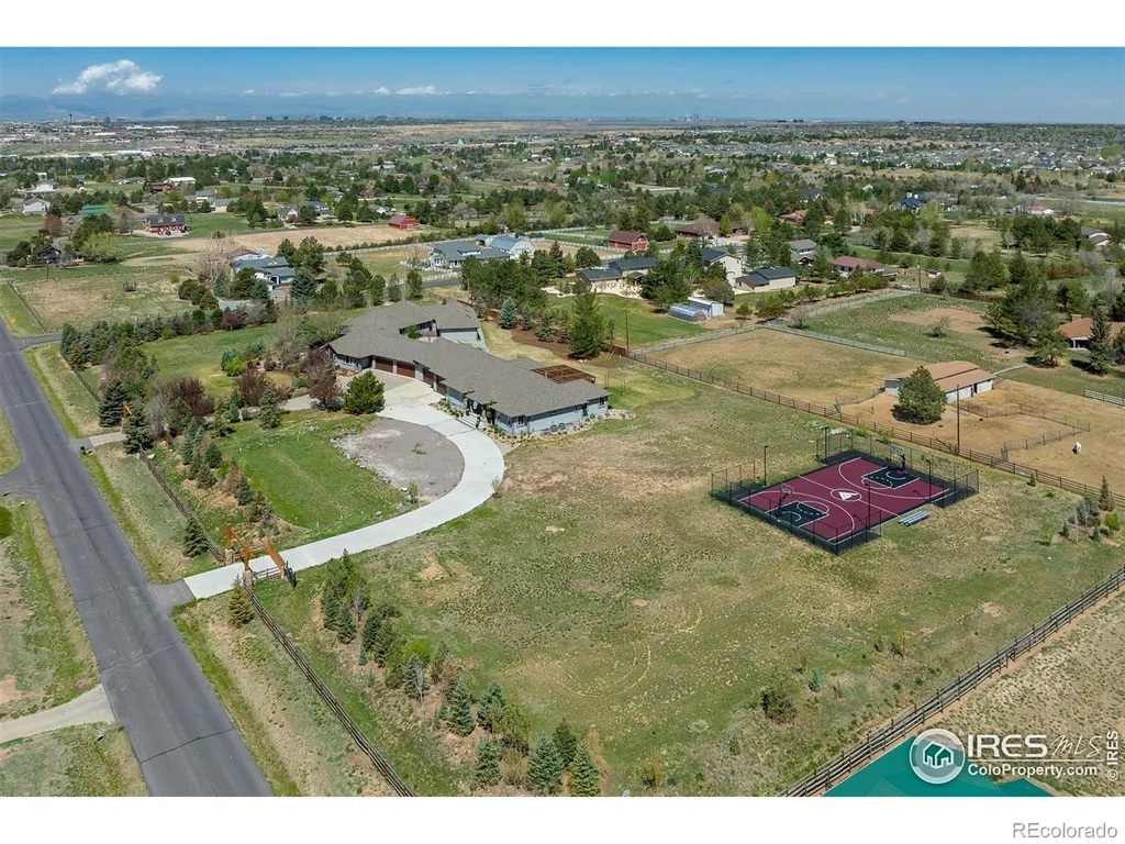 Ex-Broncos OLB Von Miller is selling his Colorado home