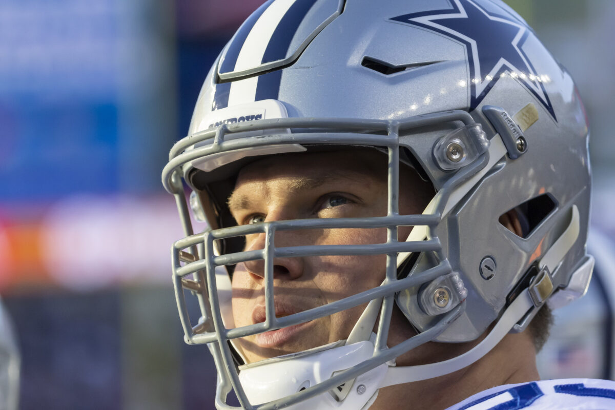 Cowboys DT Brent Urban signs new deal with Baltimore