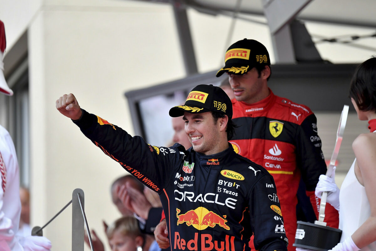 Checo tendrá hasta 2024 para ganar más podios con Red Bull