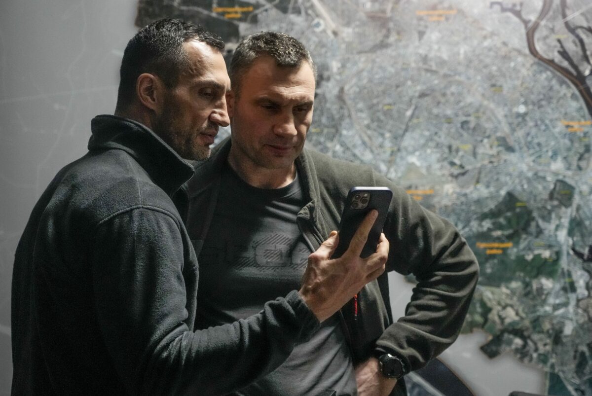 Boxing Hall of Fame: Wladimir Klitschko accepts honor from besieged Ukraine