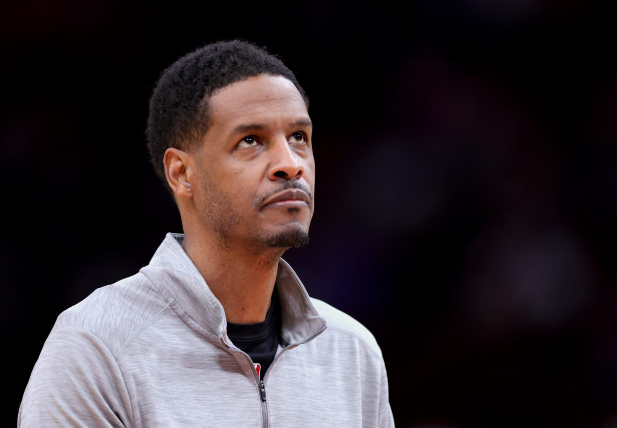 Rockets reportedly looking for strong defensive coach as assistant