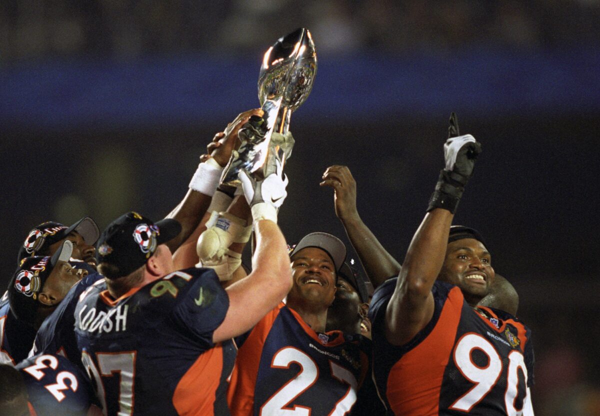 Broncos to honor Super Bowl XXXII team in Week 7