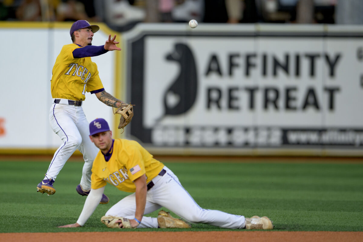 LSU falls to Southern Miss in regional final rematch, Game 7 set for Monday afternoon