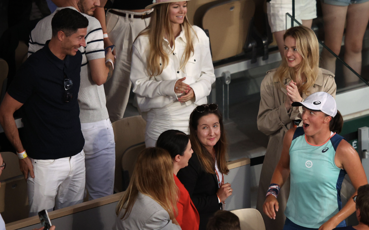 Iga Świątek had the best reaction to meeting soccer legend Robert Lewandowski after her French Open win