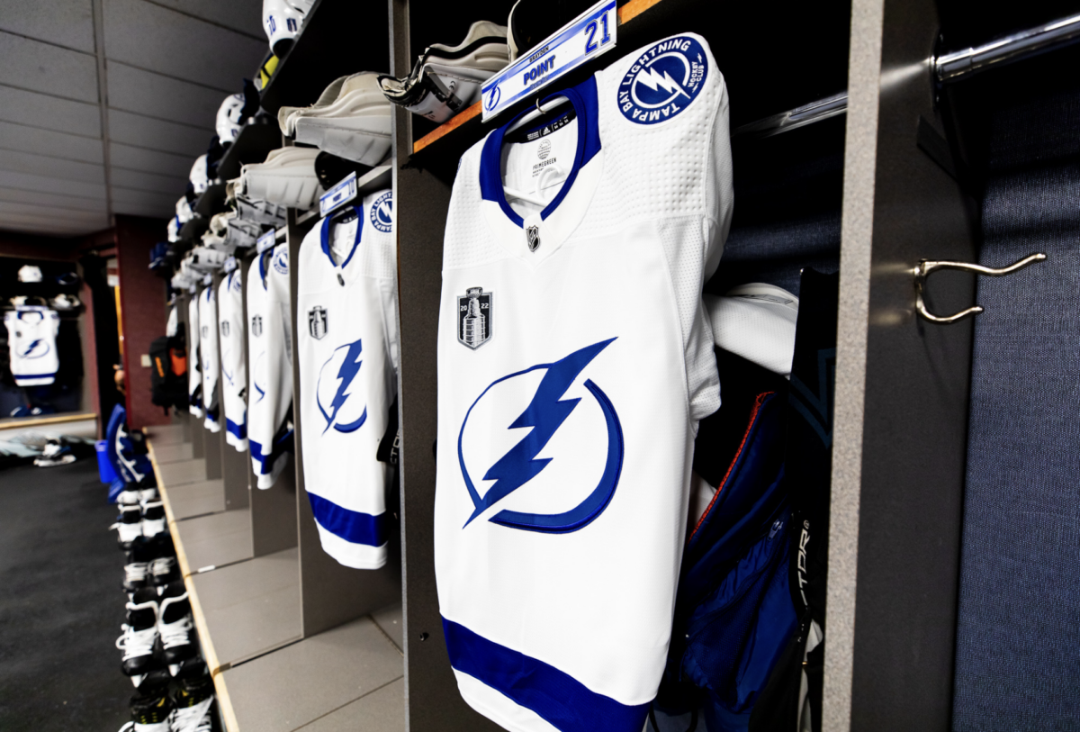 NHL fans had mixed emotions about Stanley Cup Final jersey patch worn by Lightning, Avalanche