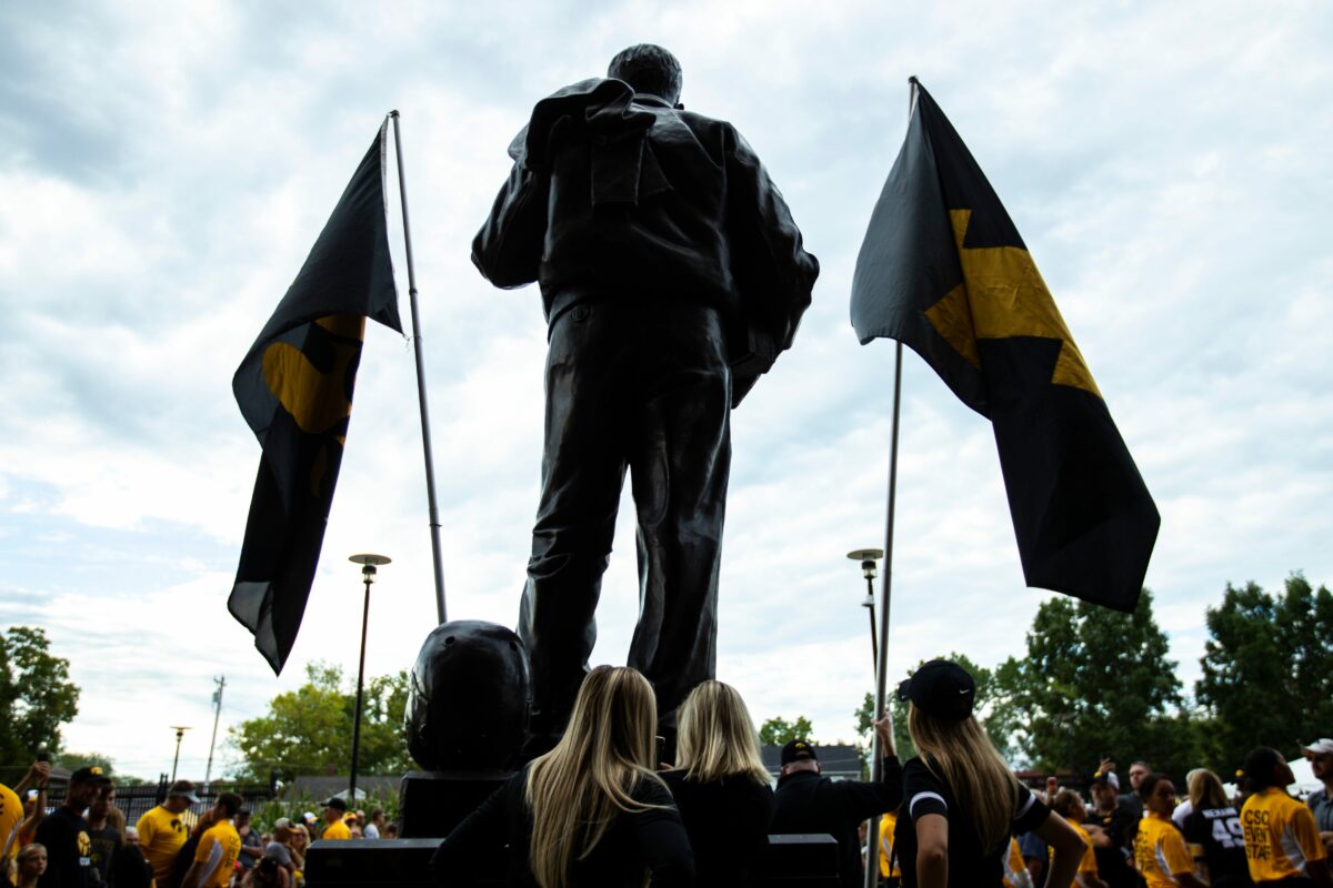Full list of the Iowa Hawkeyes’ inductees into the College Football Hall of Fames