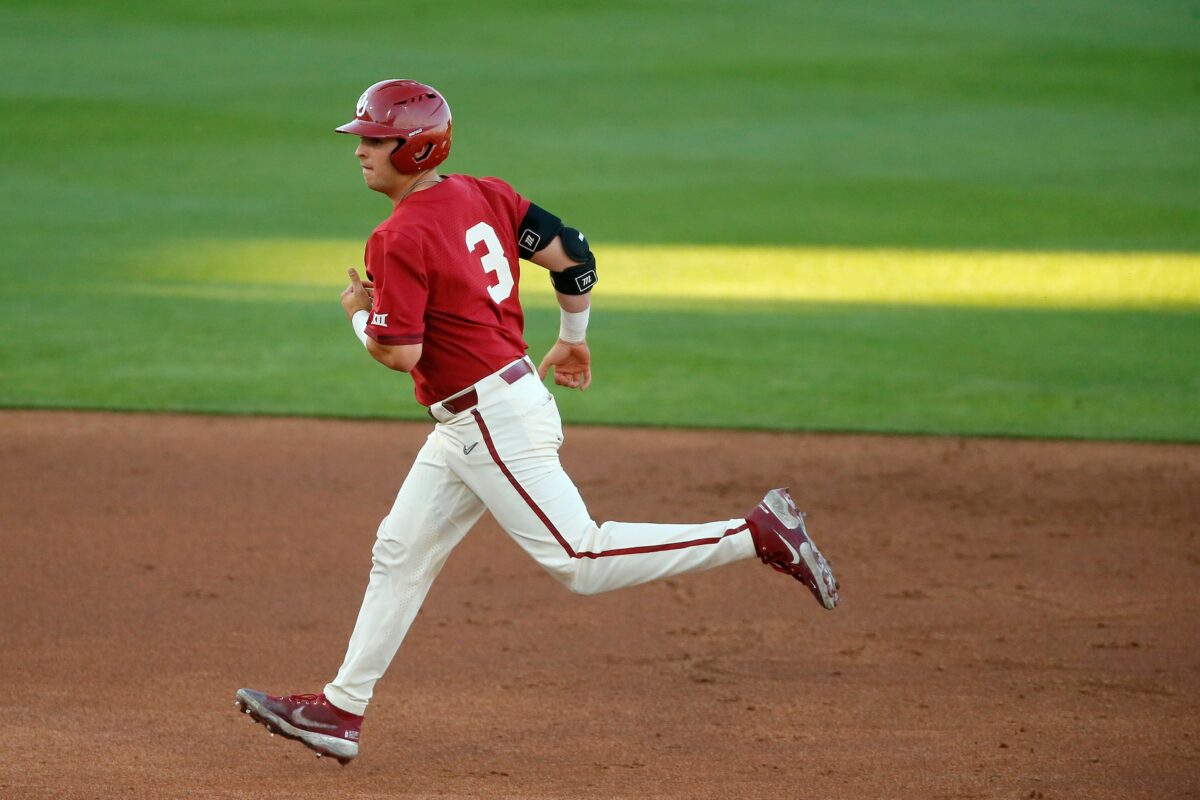 Sooners heading to College World Series after 11-2 win over Virginia Tech