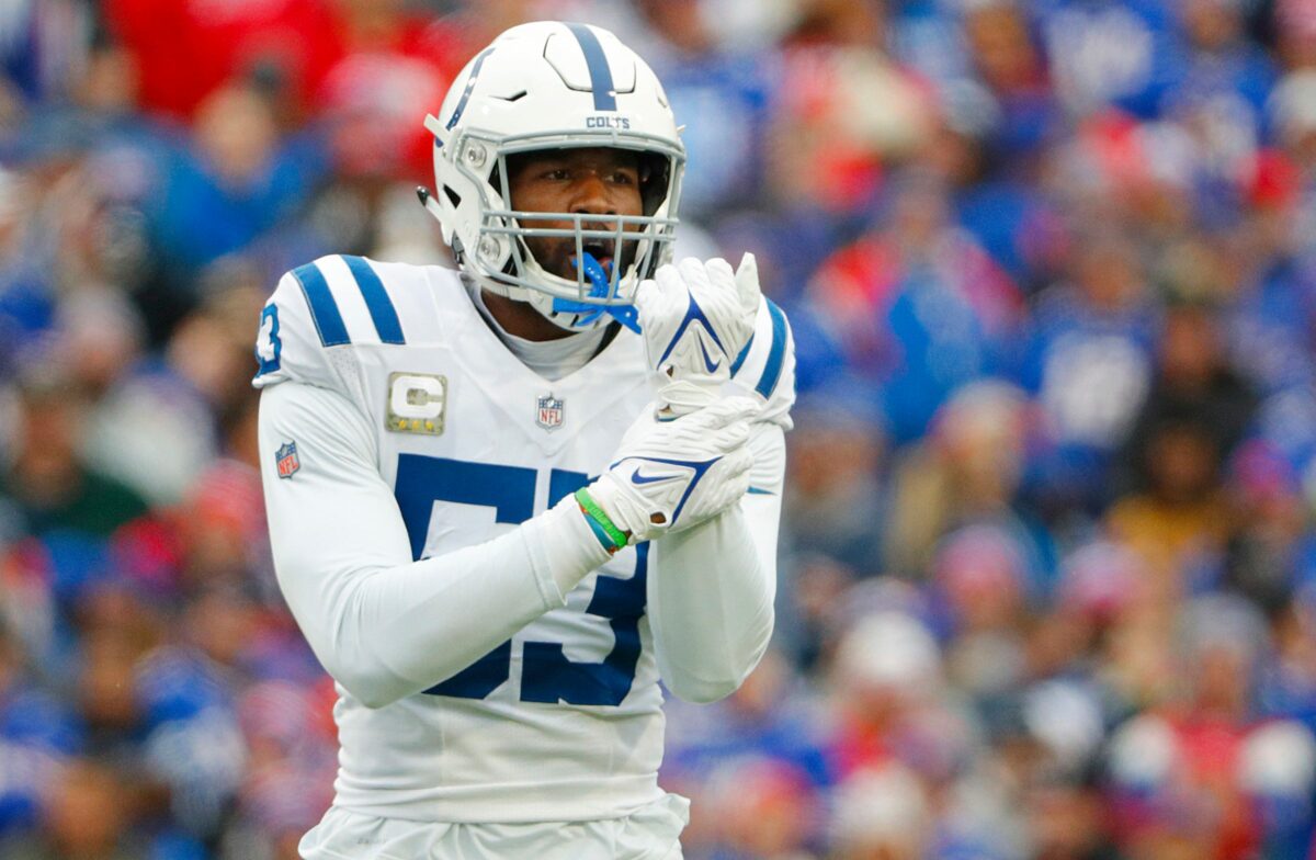 Colts continue to evaluate Darius Leonard’s ankle injury