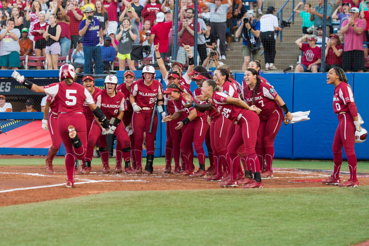 Social media reacts to the Oklahoma Sooners 16-1 win in game 1 over Texas