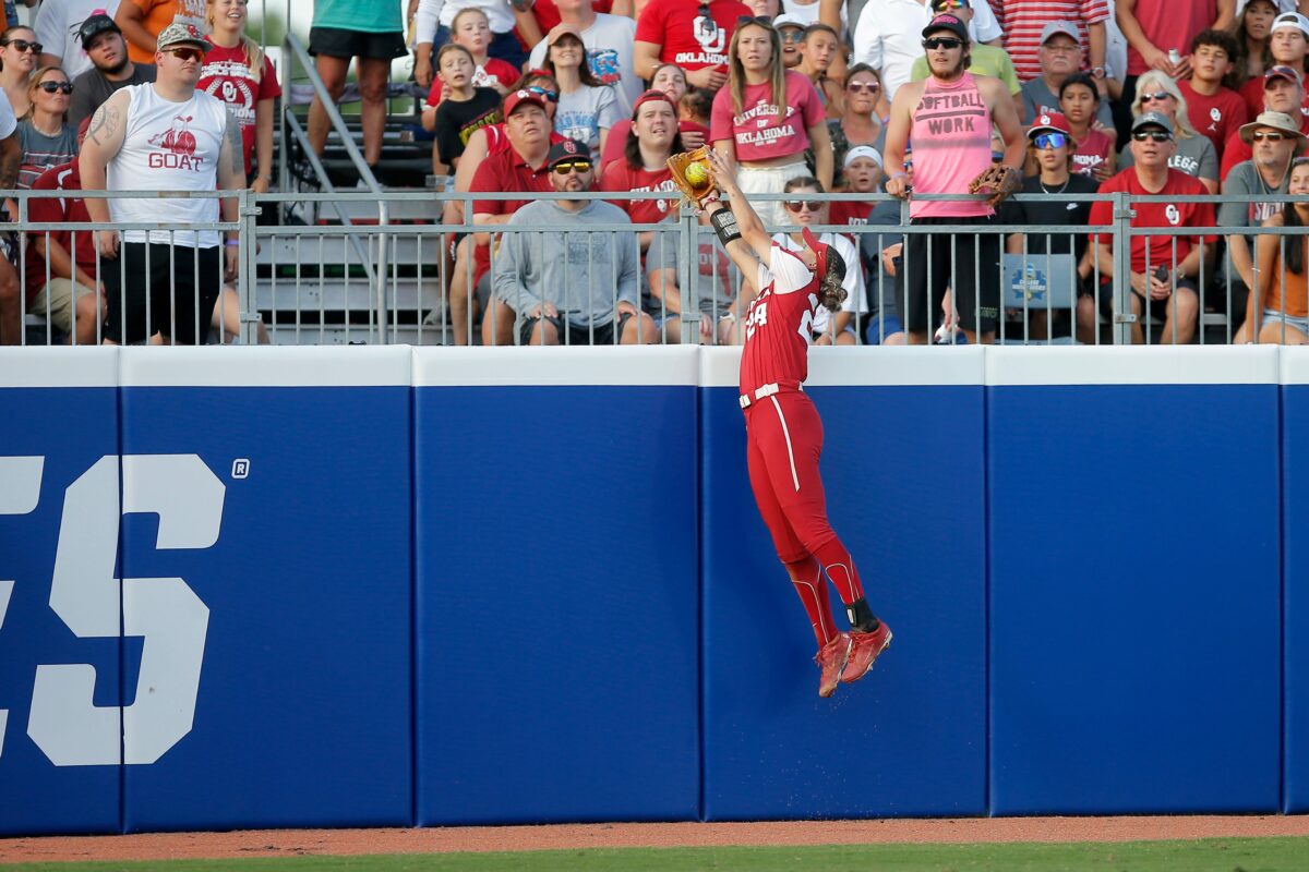 Oklahoma Sooners capture 6th national title with 10-5 win over the Texas Longhorns