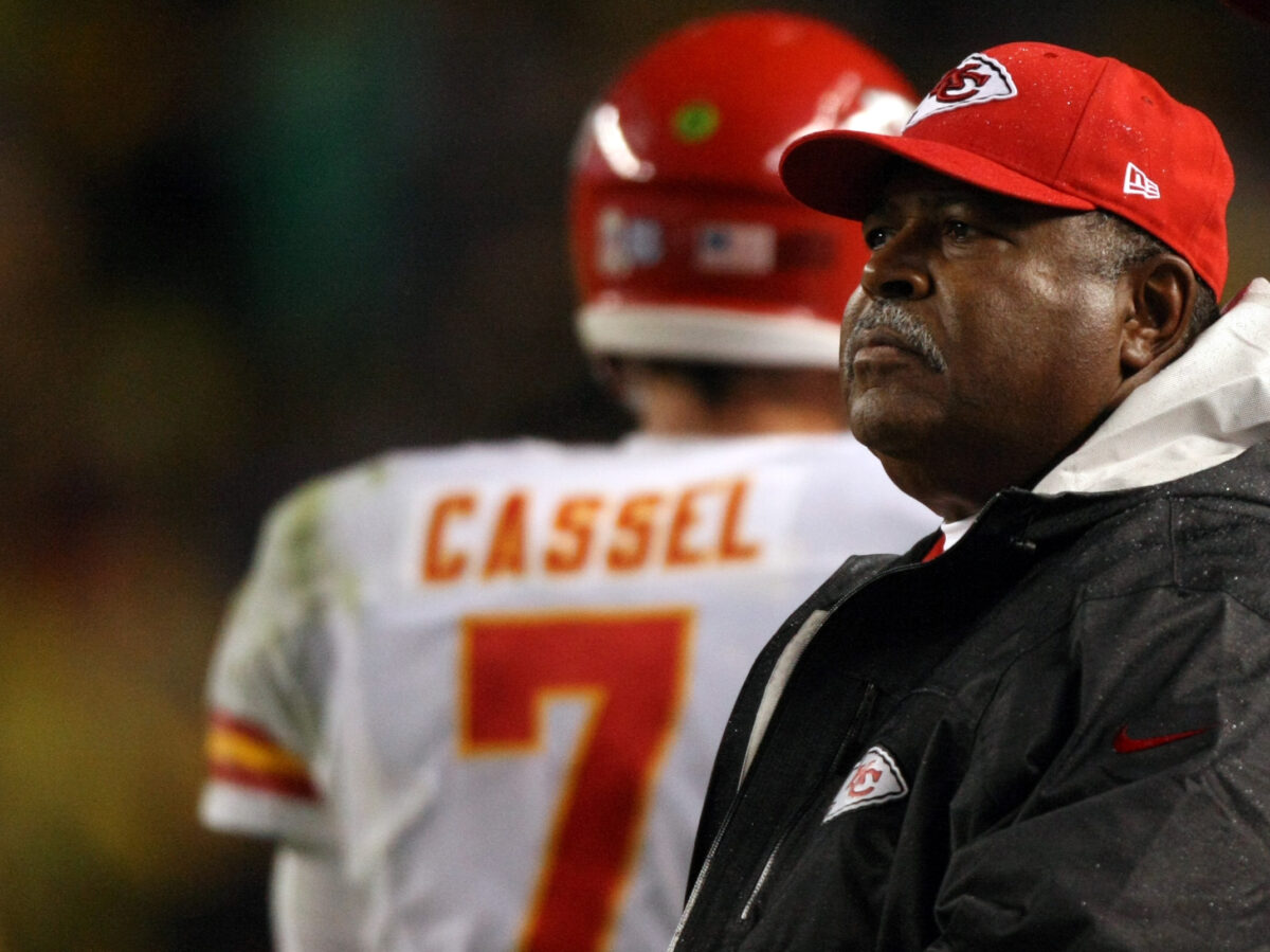 Former Chiefs HC Romeo Crennel announces retirement from NFL